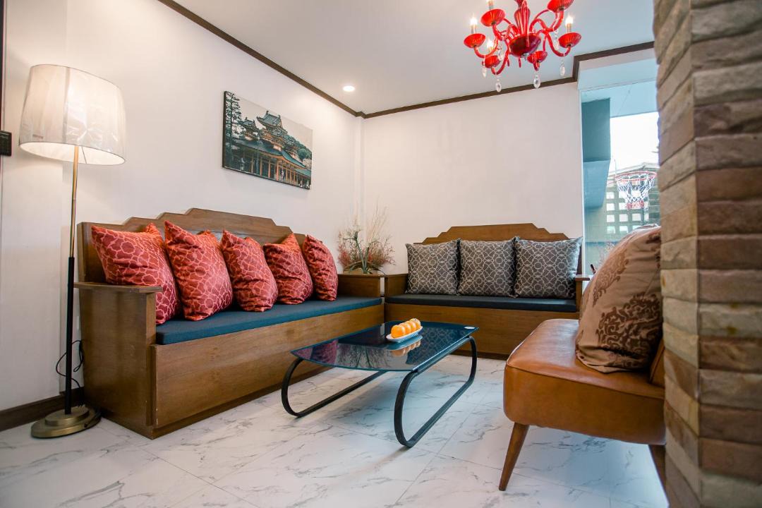Chang Khlan Hotel | De Thaphae Chiangmai