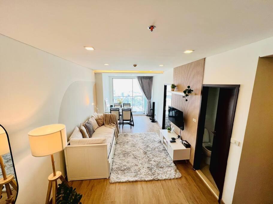 Phra Khanong Nuea Apartment | Cozy Spacious 55sqm 1BR 200m BTS PhraKhanong, 10min Thonglo