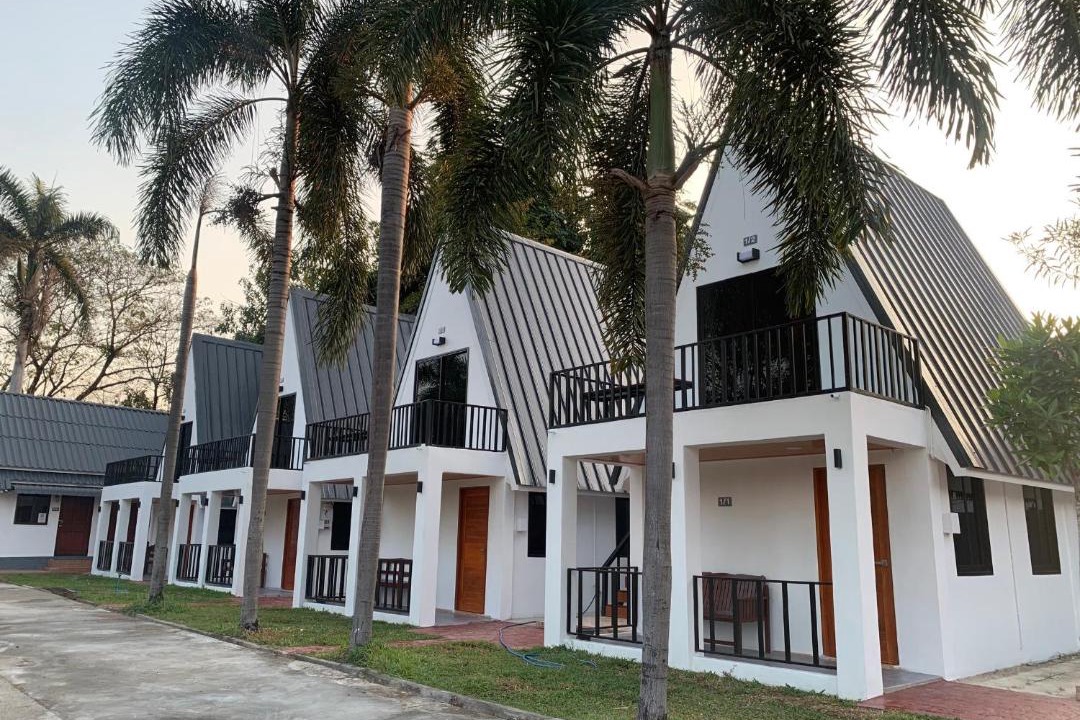 Kamphaeng Phet Resort | RainBow House Resort