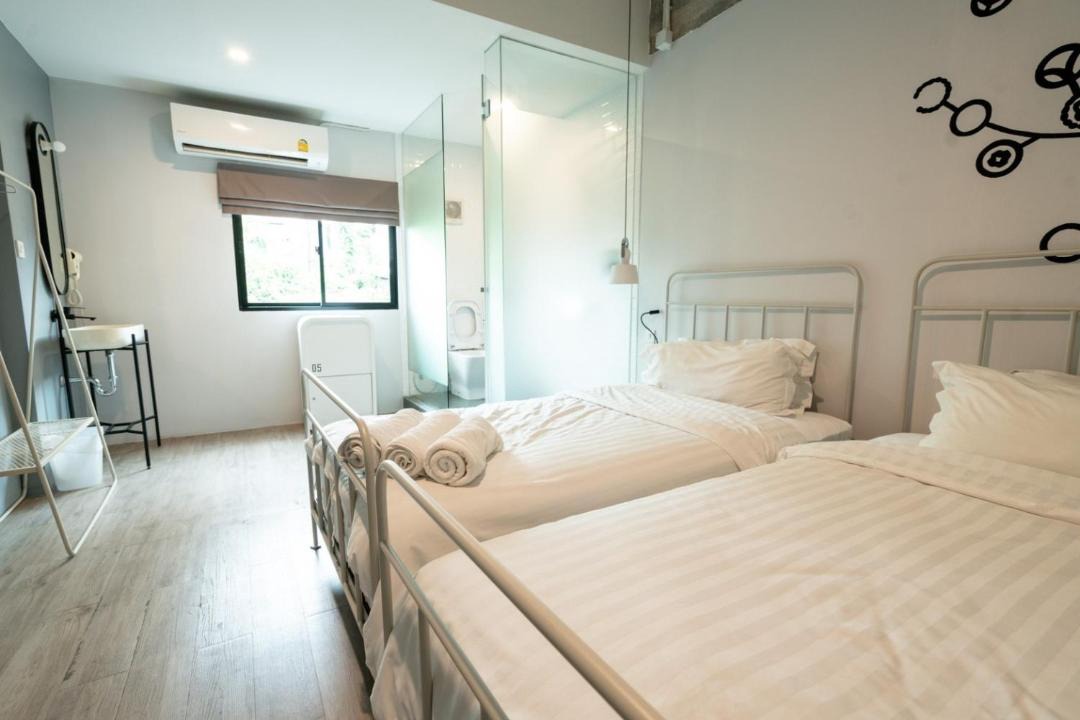 Chana Songkhram Hostel | Bedspread Hostel