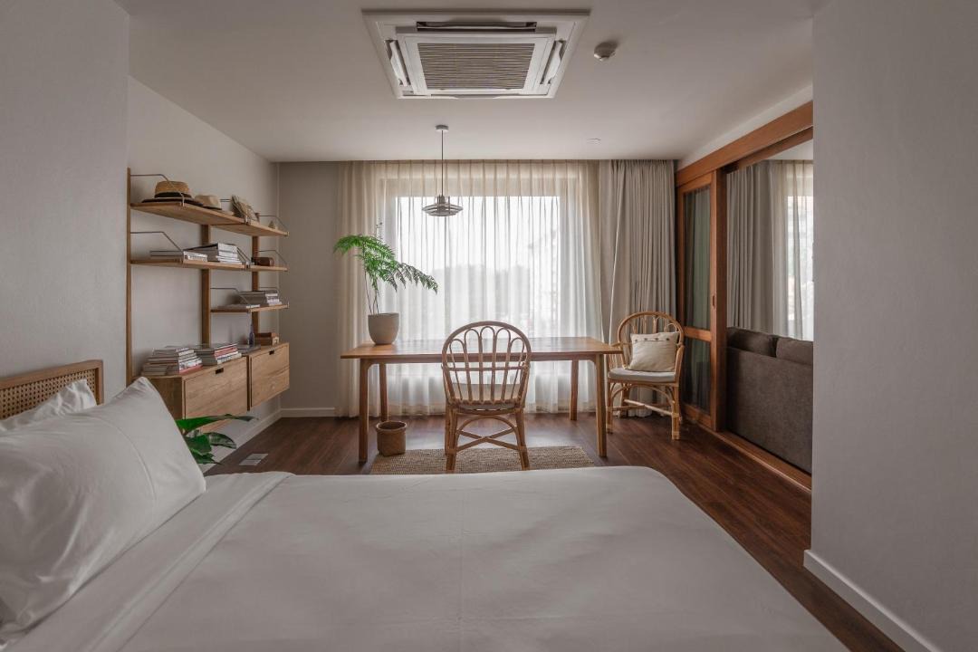 Huay Kaew Hotel | The Earth Hotel
