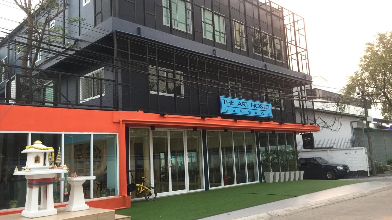 Photo of Buildings in Khlong Toei