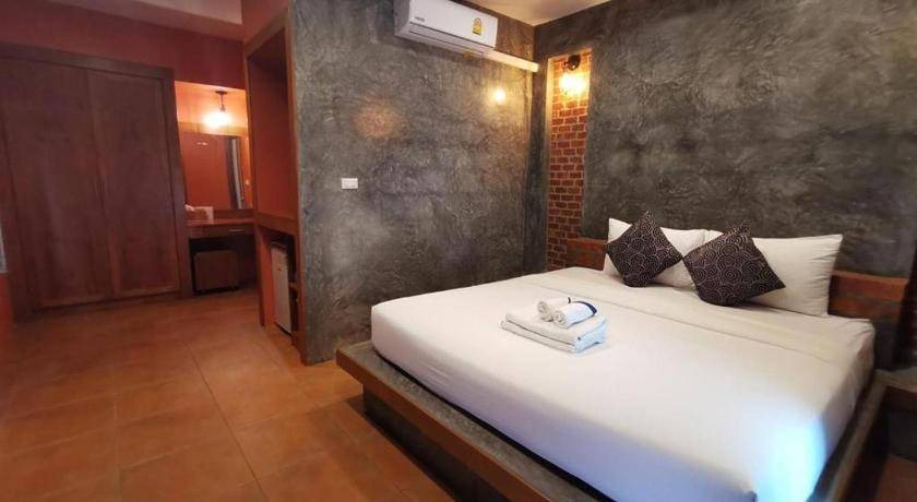 Photo of Bedroom in Chalong