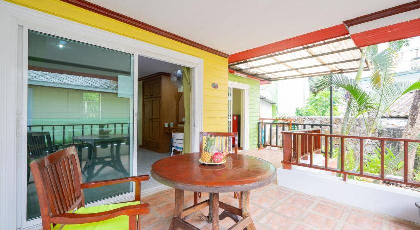 Photo of Livingroom in Nanai Road