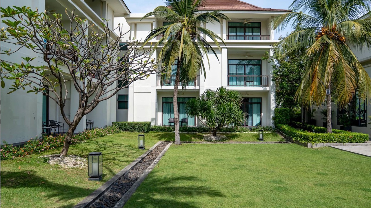 Photo of Outdoor in Thung Maha Mek