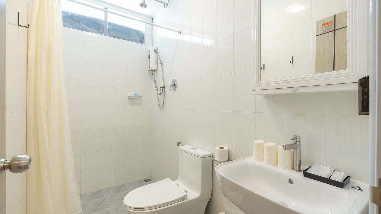 Photo of Bathroom in Wat Bowon Niwet