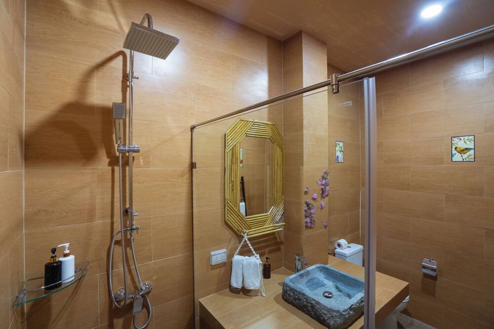 Photo of Bathroom in Nanai Road
