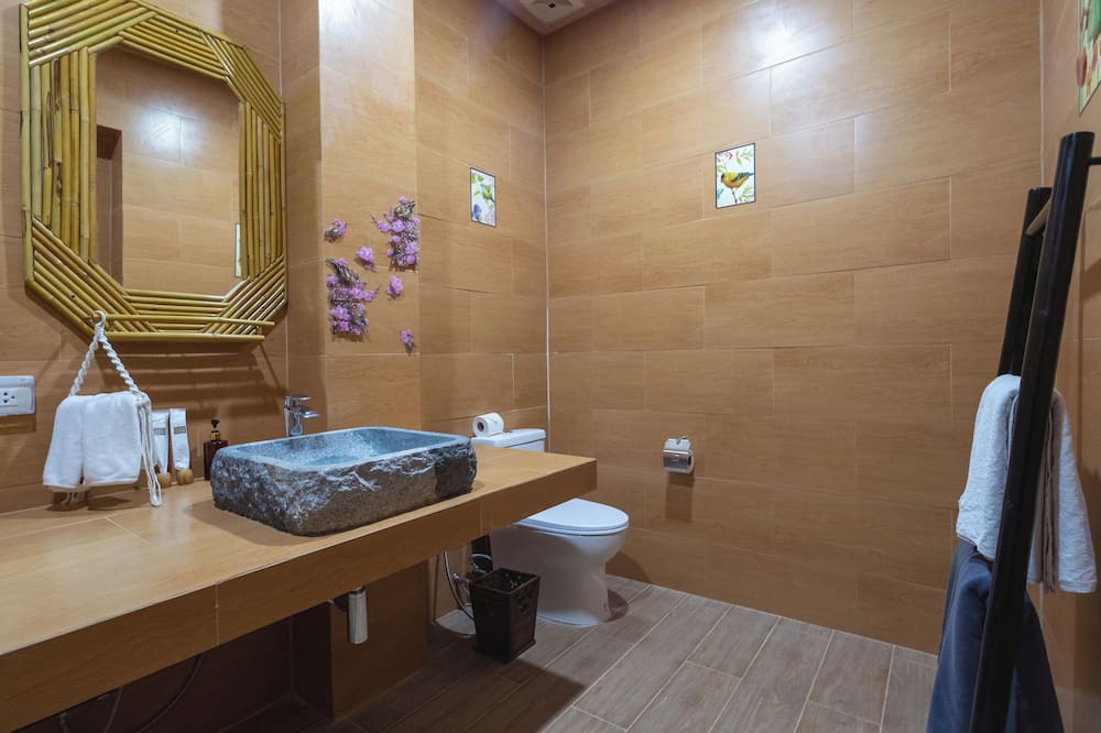 Photo of Bathroom in Nanai Road