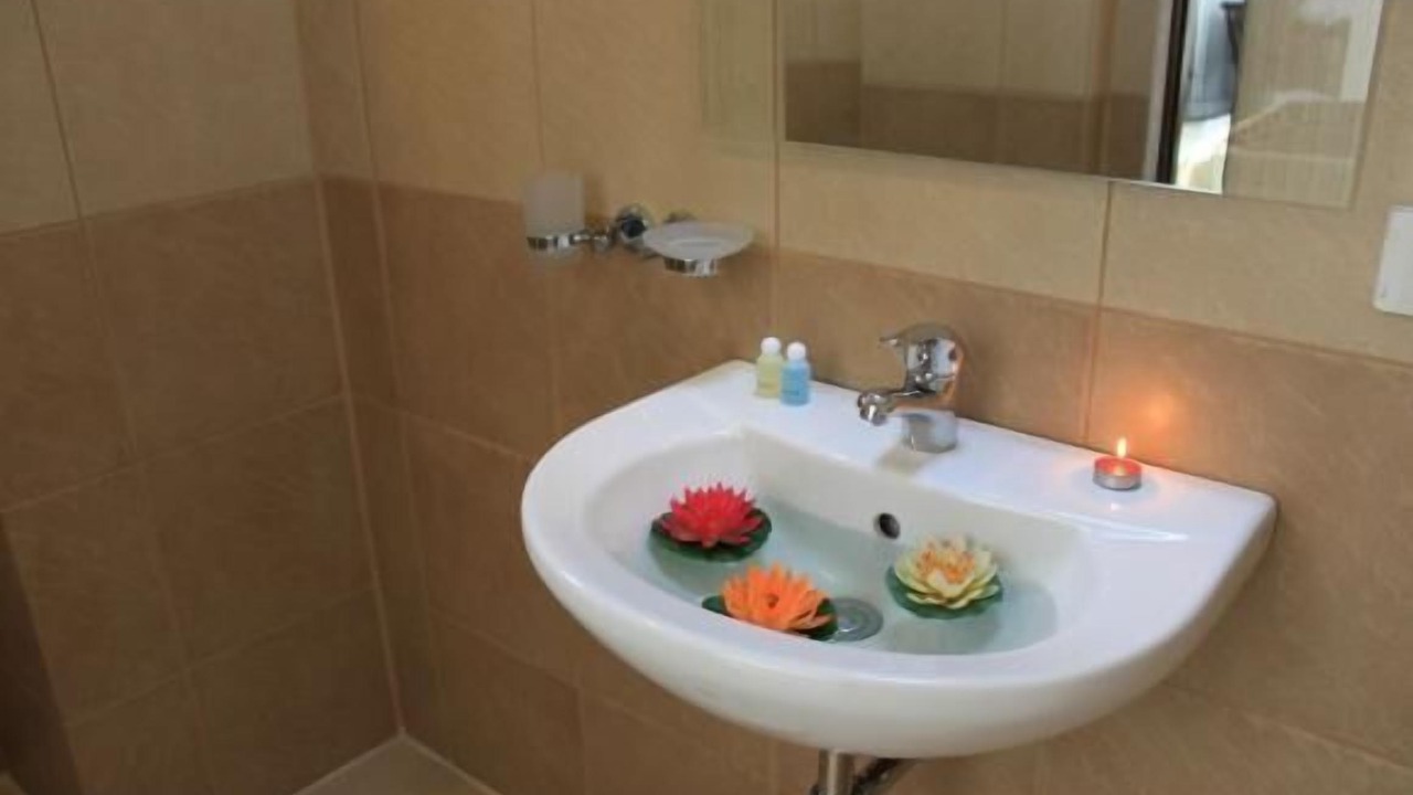Photo of Bathroom in Maret