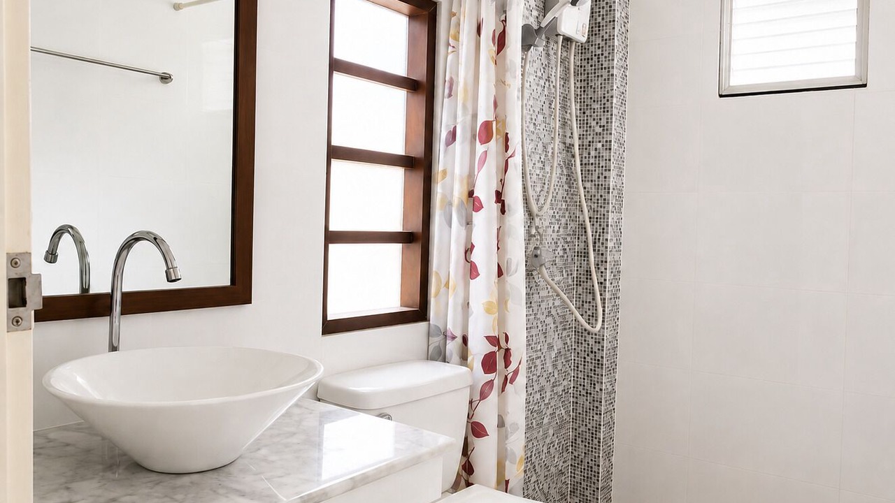 Photo of Bathroom in Wok Tum