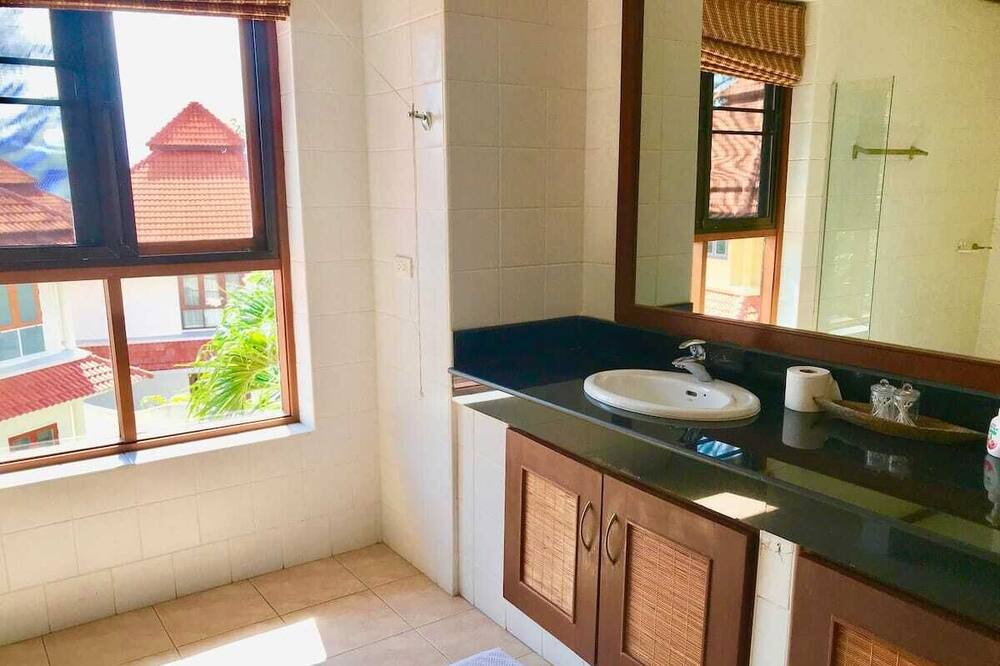 Photo of Bathroom in Moo 5