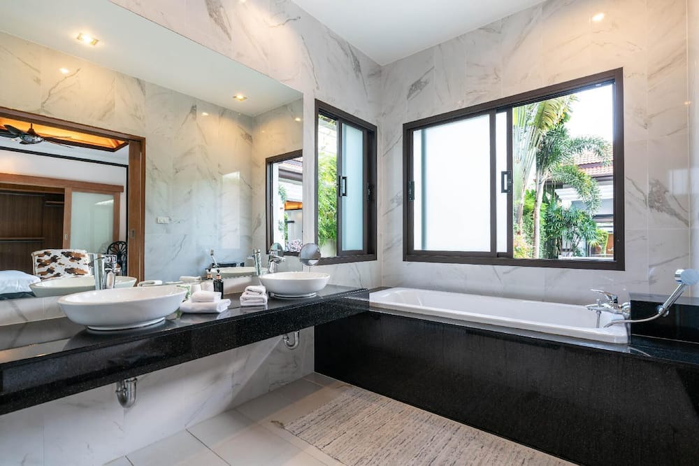 Photo of Bathroom in Si Sunthon