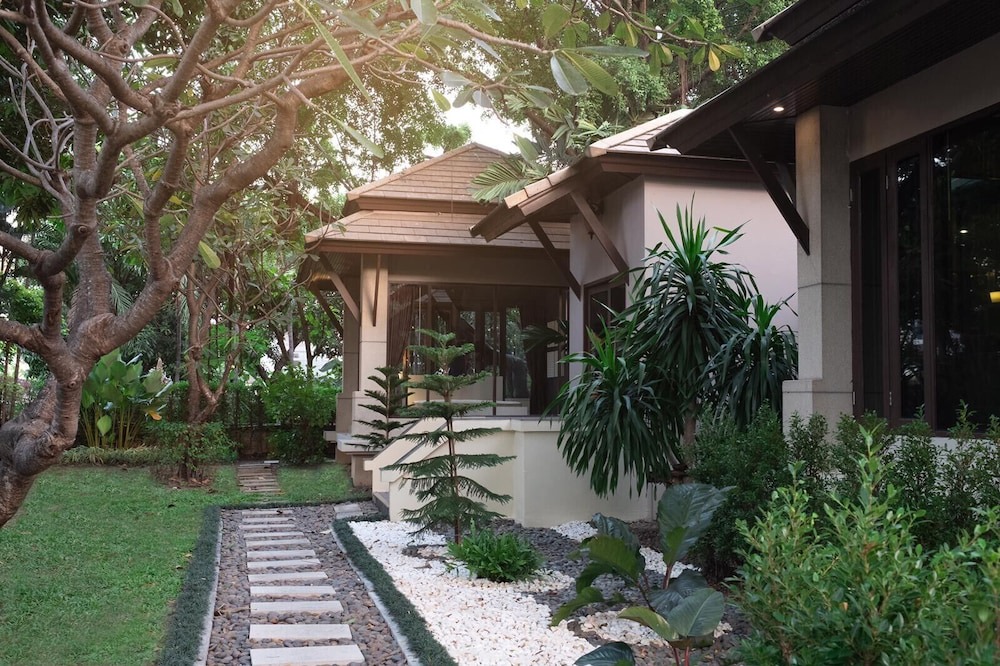 Photo of Outdoor in Khlong Tan Nuea
