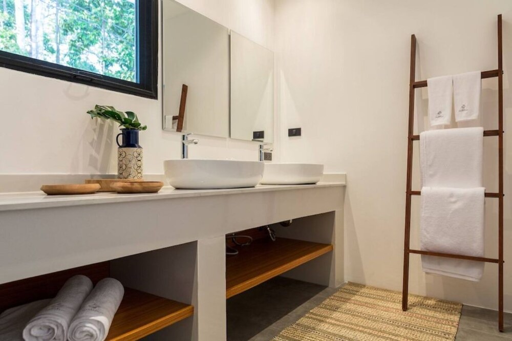 Photo of Bathroom in Na Mueang