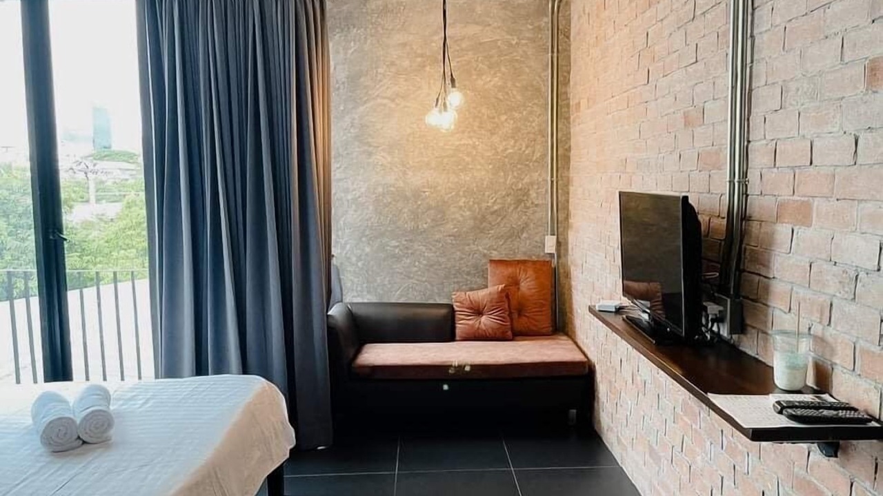 Photo of Bedroom in Samsen Nai