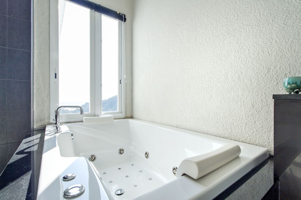 Photo of Bathroom in Kamala