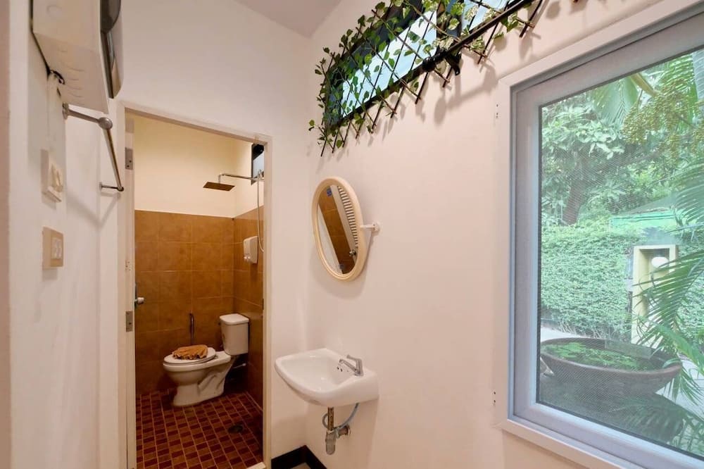 Photo of Bathroom in Nanai Road