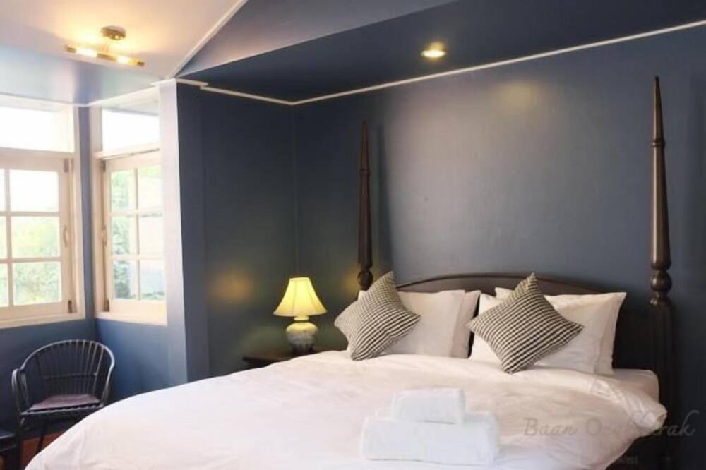 Photo of Bedroom in Thanon Nakhon Chai Si
