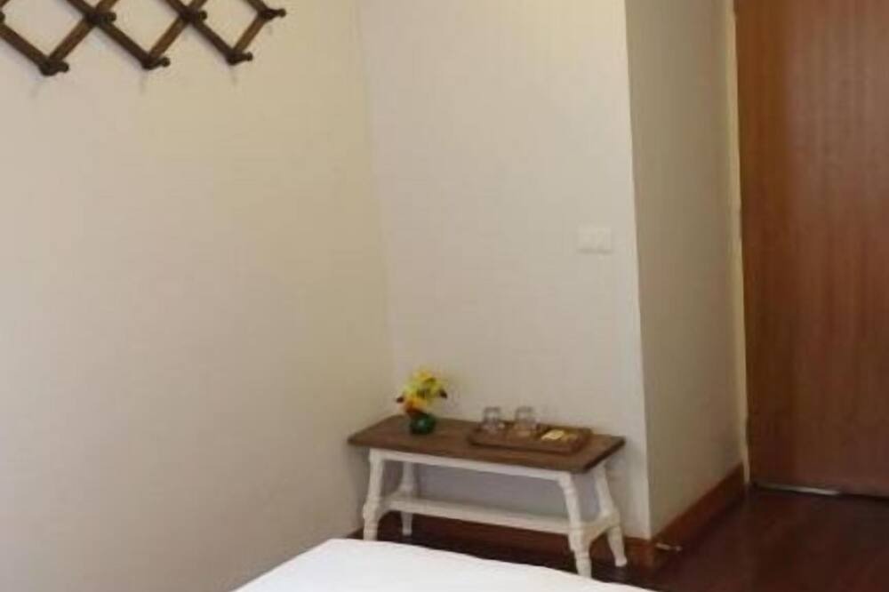 Photo of Bedroom in Thanon Nakhon Chai Si