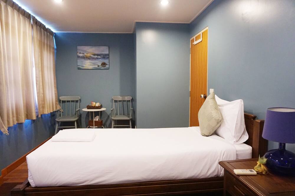 Photo of Bedroom in Thanon Nakhon Chai Si
