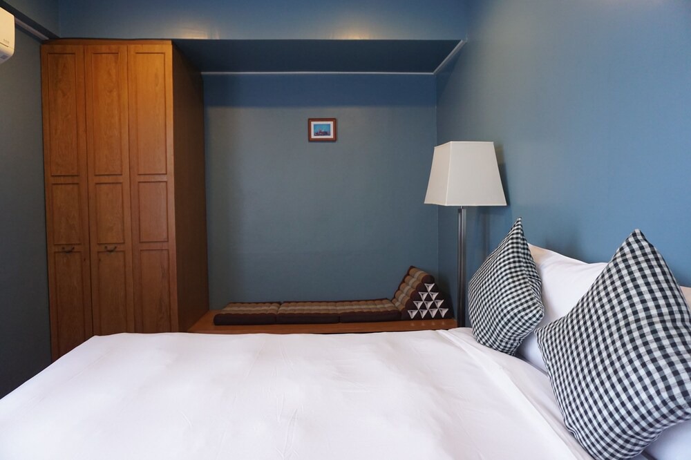 Photo of Bedroom in Thanon Nakhon Chai Si