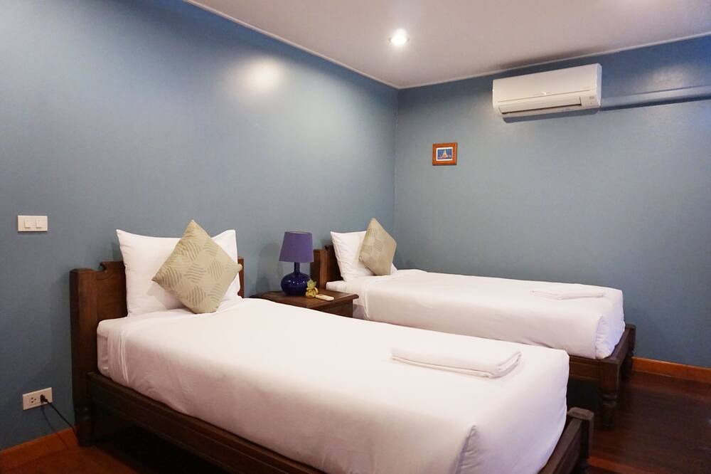 Photo of Bedroom in Thanon Nakhon Chai Si