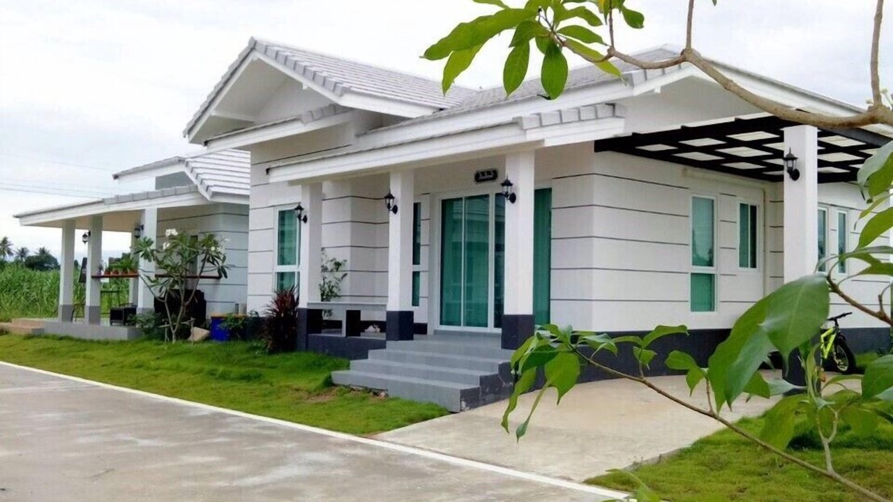 Photo of Others in Hin Lek Fai
