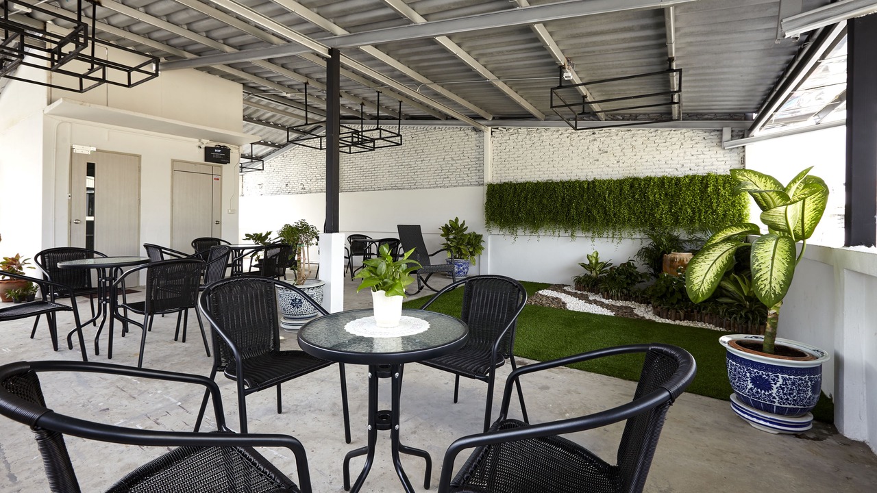 Photo of Patio Balcony in Phaya Thai