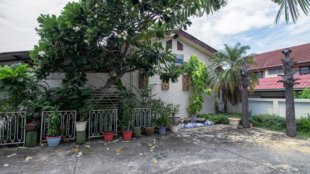Photo of Outdoor in Khu Khot