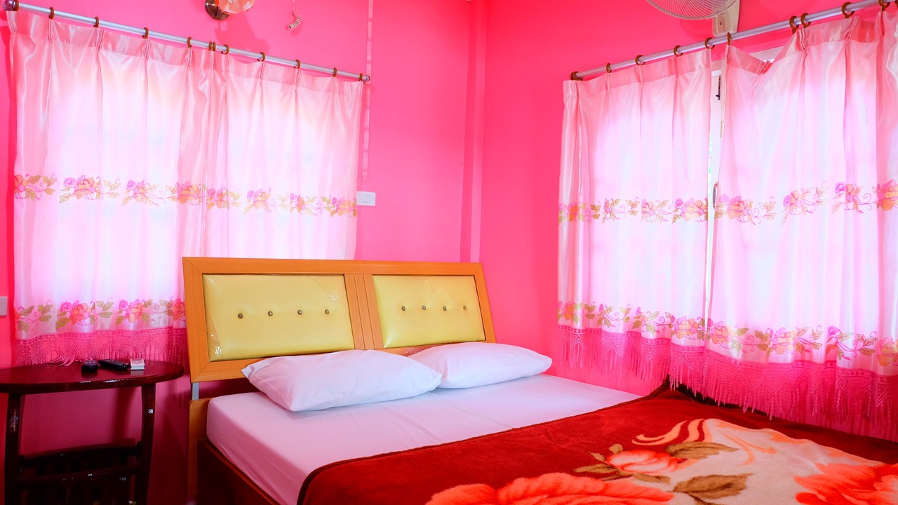 Photo of Bedroom in Ko Samrong