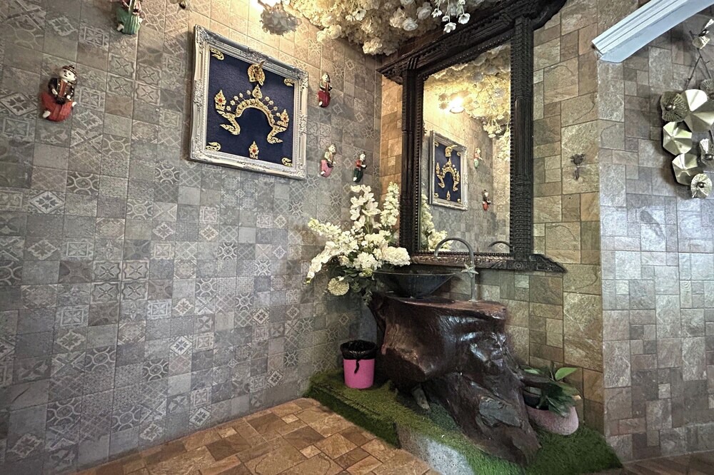 Photo of Bedroom in Na Mom