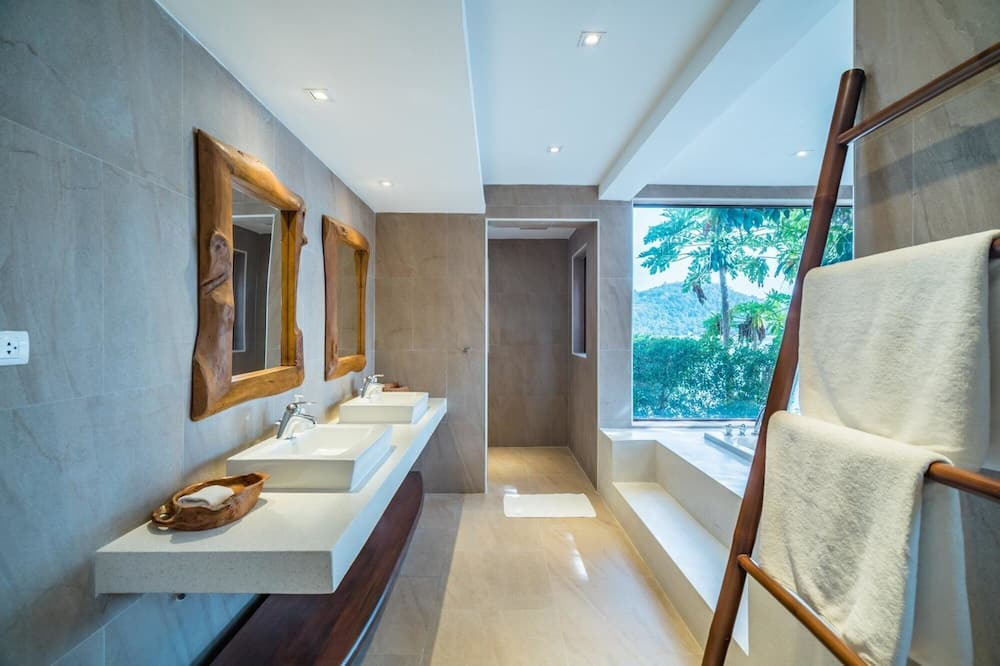 Photo of Bathroom in Wichit