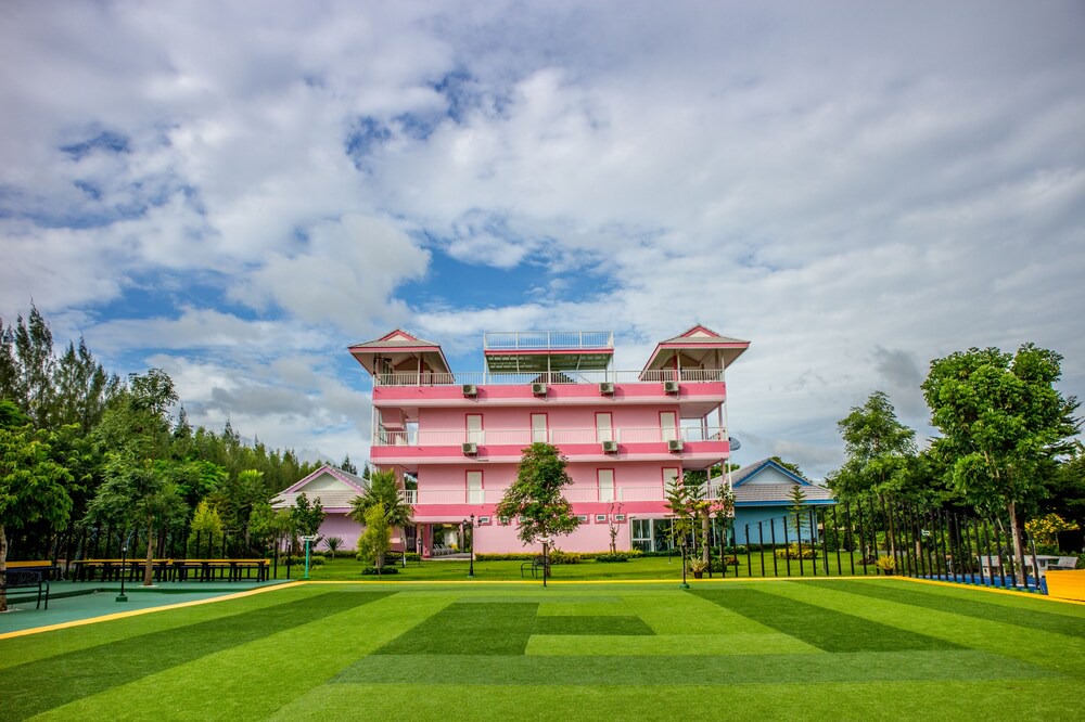 Photo of Bedroom in Khanong Phra
