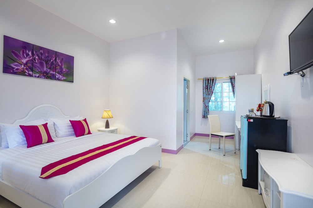 Photo of Bedroom in Khanong Phra