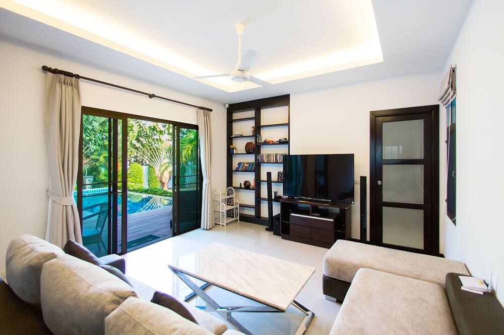 Photo of Livingroom in Nai Harn
