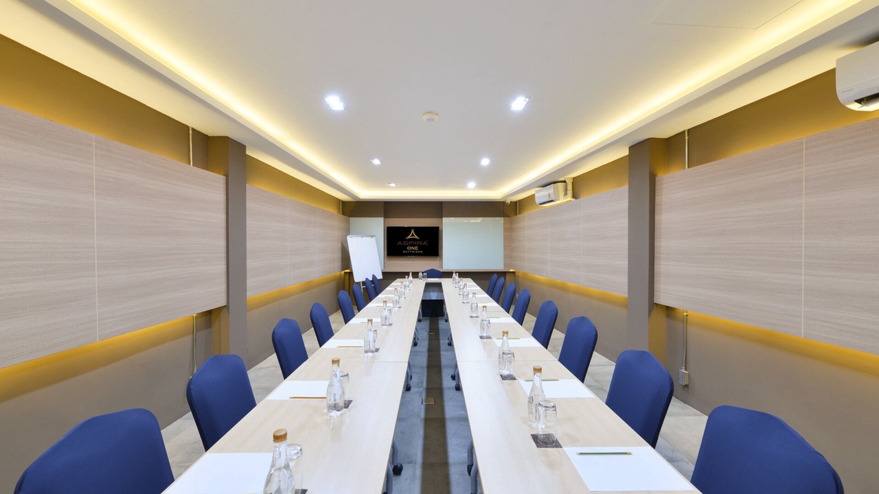 Photo of Others in Samsen Nok
