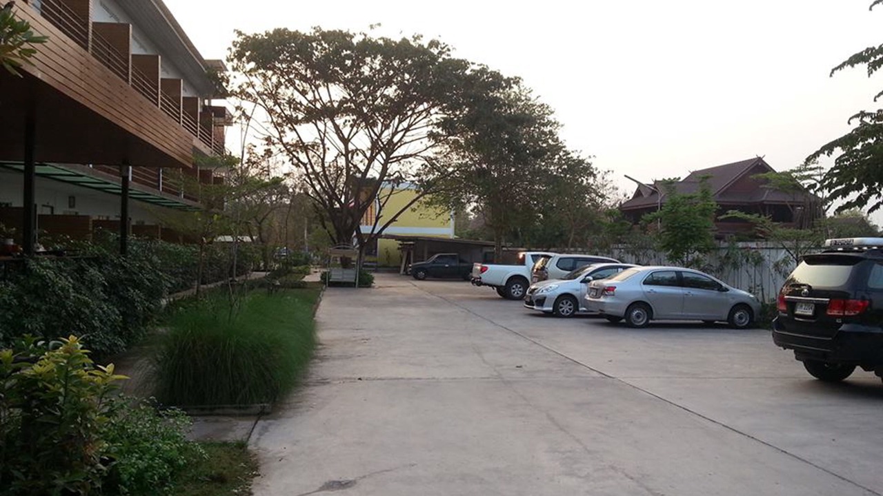 Photo of Buildings in Sung Noen