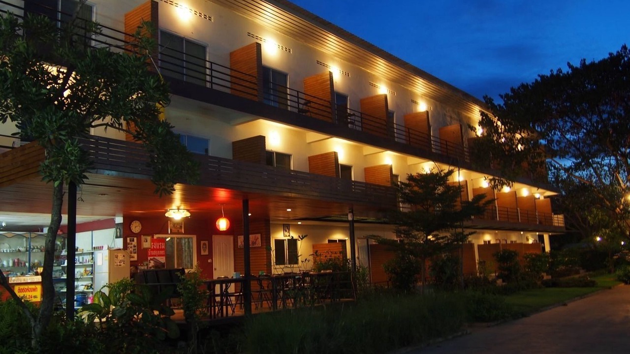 Photo of Buildings in Sung Noen