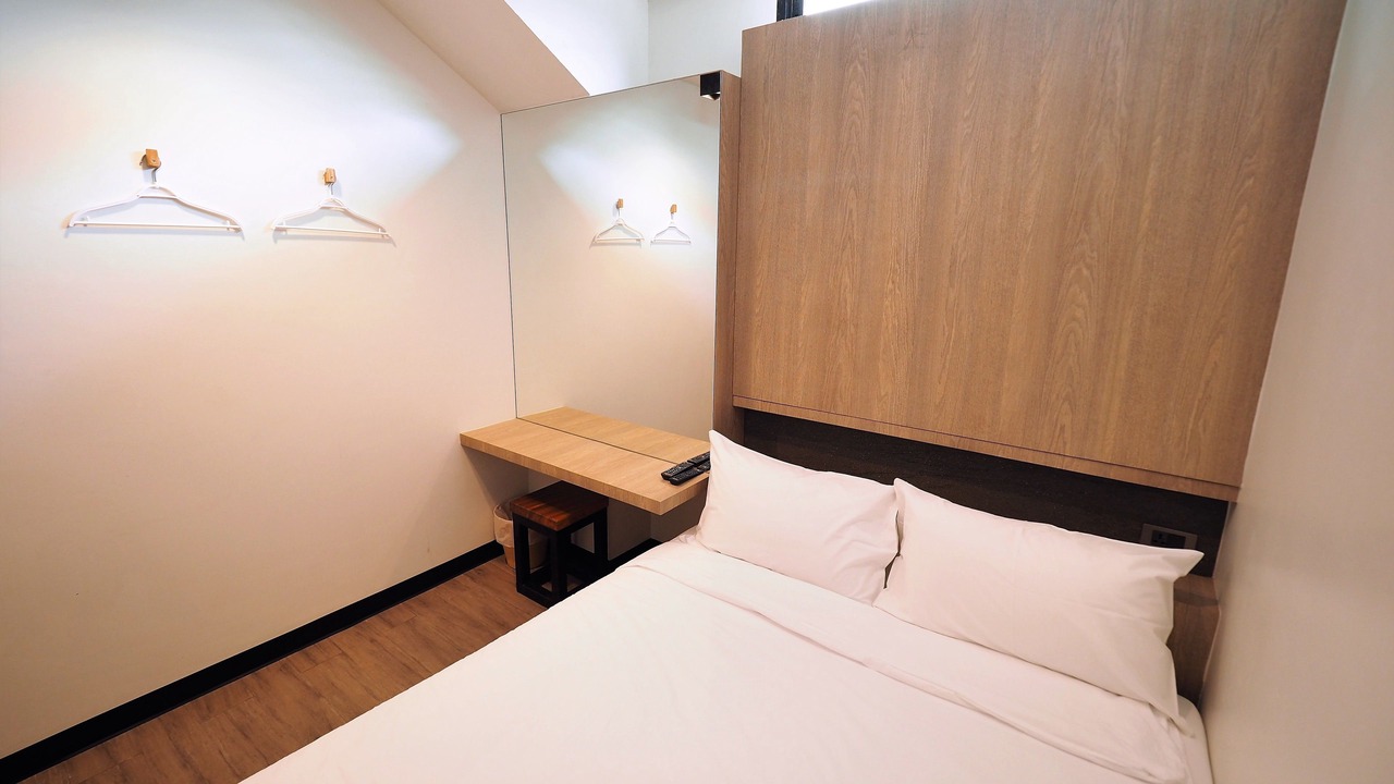Photo of Bedroom in Samsen Nai
