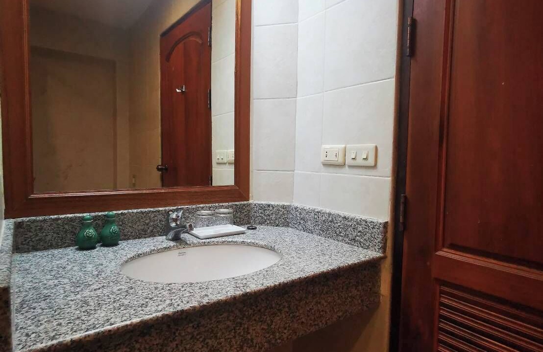 Photo of Bathroom in Mae Jo