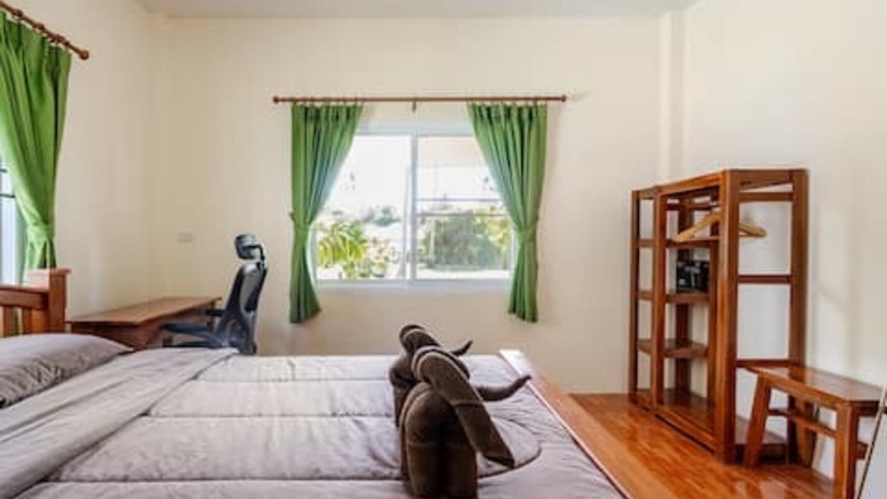 Photo of Bedroom in Ang Thong