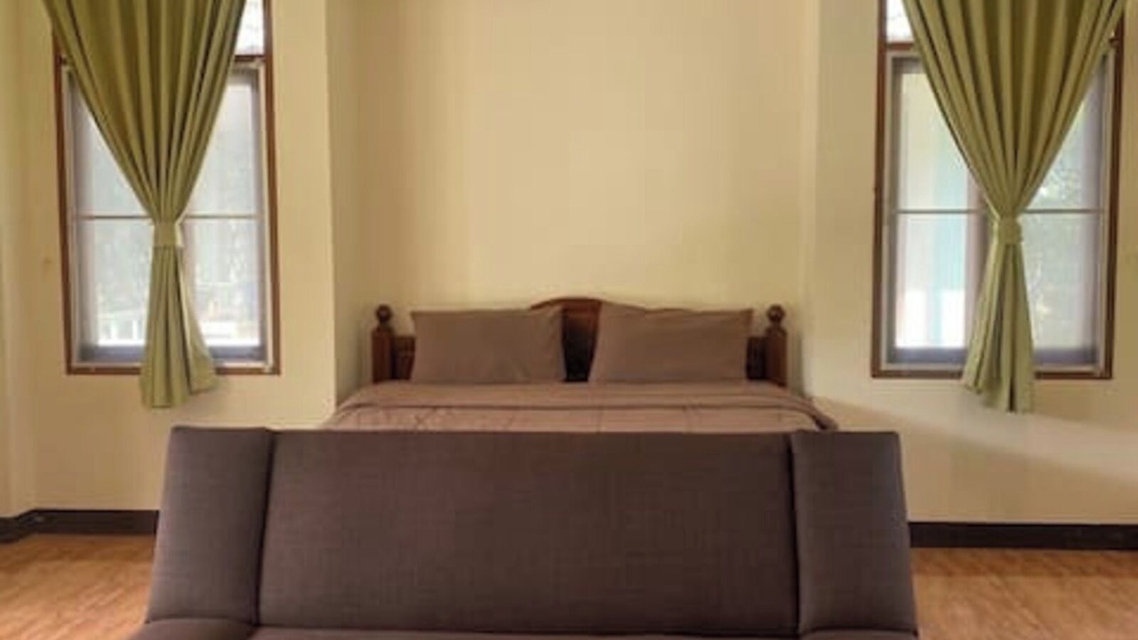 Photo of Bedroom in Ang Thong