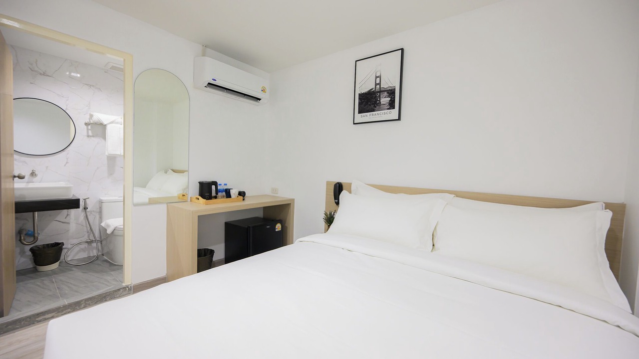 Photo of Bedroom in Thanon Phaya Thai