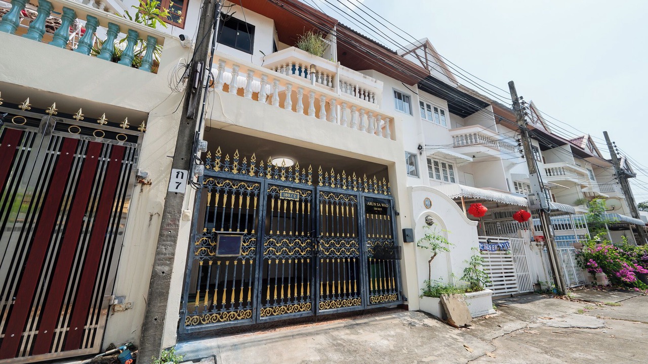 Photo of Outdoor in Phra Khanong