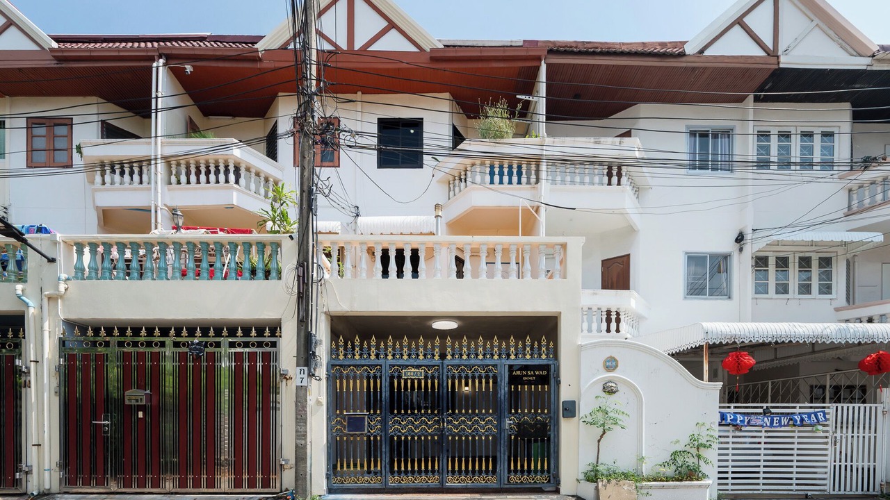 Photo of Outdoor in Phra Khanong