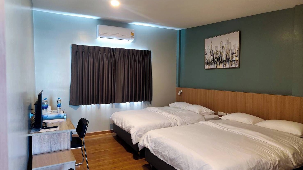 Photo of Bedroom in Thanon Phetchaburi