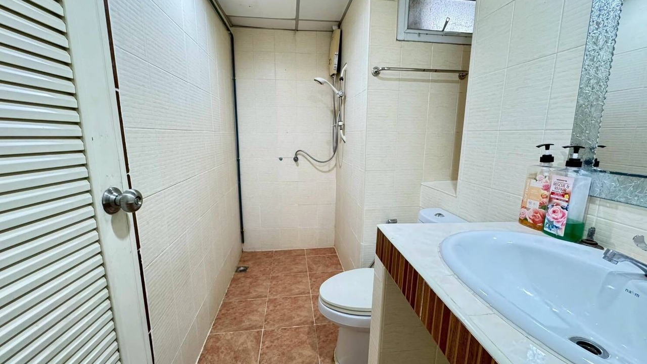 Photo of Bathroom in Phahonyothin