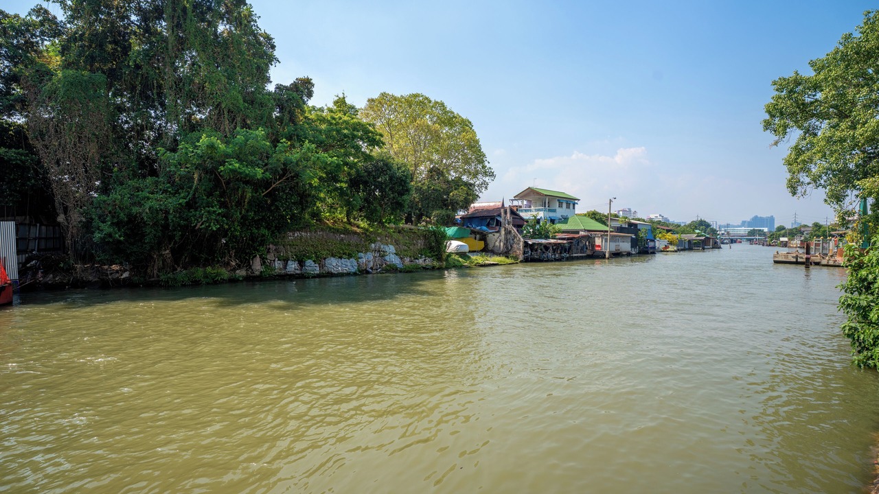 Photo of Others in Bangkok Yai