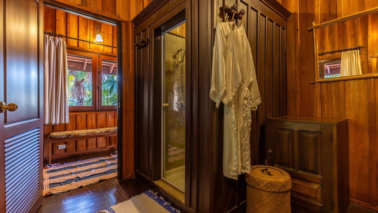 Photo of Bathroom in Pathouphone