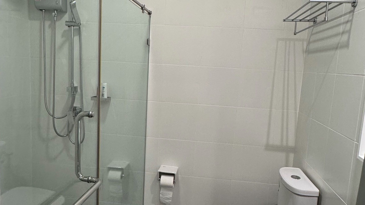 Photo of Bathroom in Pom Prap Sattru Phai